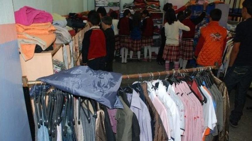 İhtiya&ccedil; Sahibi &Ouml;ğrencilere &ldquo;okul Mağazası&rdquo;