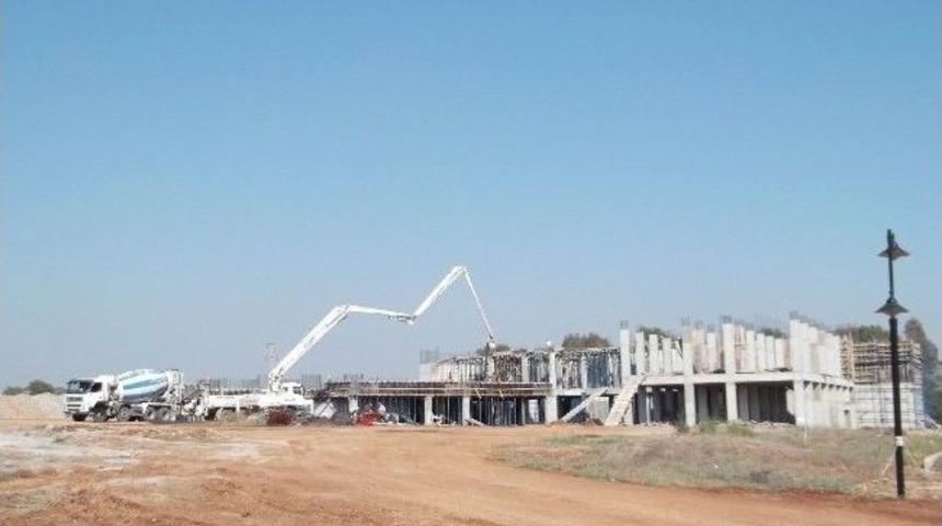 &Ccedil;&uuml;'de İnşaat &Ccedil;alışmaları Hızla Devam Ediyor