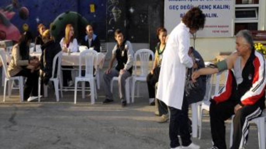 Yenimahalle&rsquo;de Sağlık Taramaları S&uuml;r&uuml;yor
