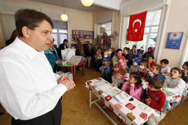 Başkan Tartan, Minik Yüreklere Moral Verdi