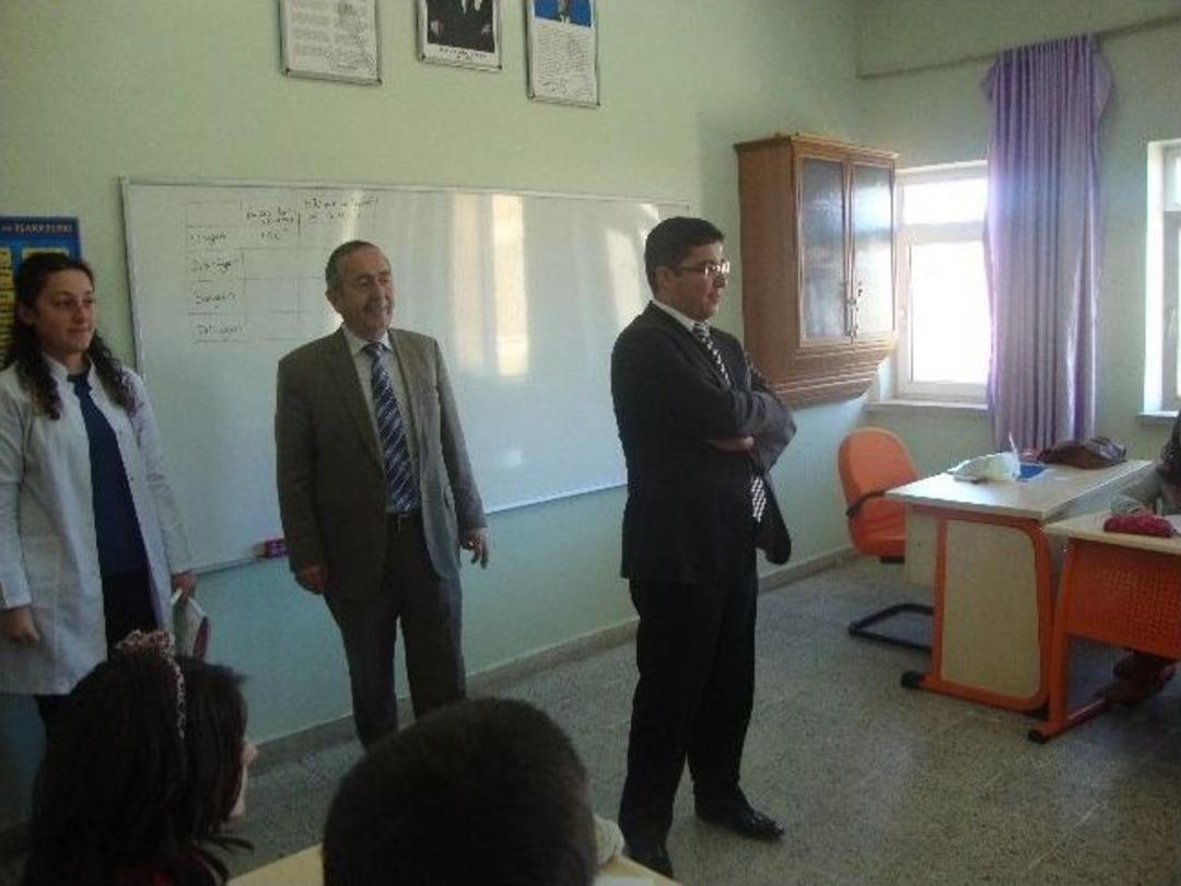 Pazaryolu Kaymakamı Terzi 75. Yıl Yatılı B&ouml;lge Orta Okulunu Ziyaret Etti