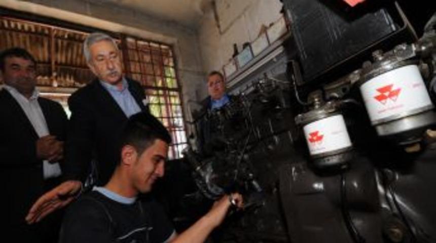 Paland&ouml;ken: T&uuml;rkiye&rsquo;nin En &Ouml;nemli Sorunu Ara Eleman