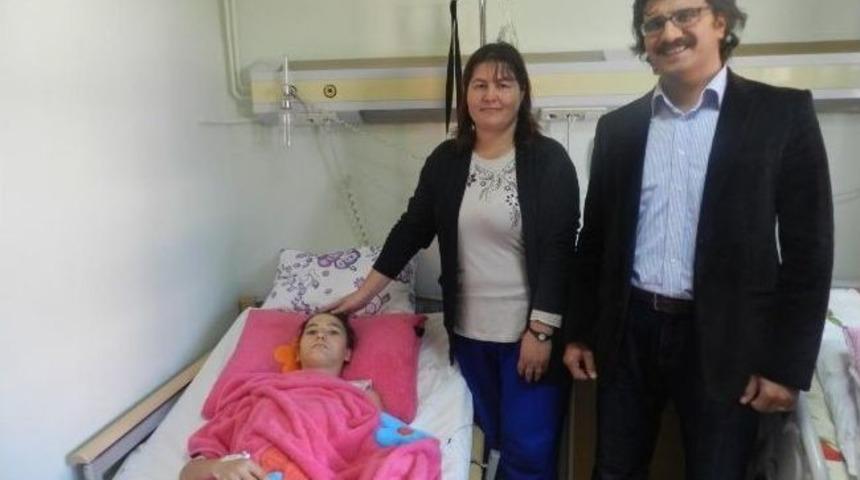 &Ccedil;om&uuml; Tıp Fak&uuml;ltesinde Skolyoz Ameliyatı Ger&ccedil;ekleştirildi