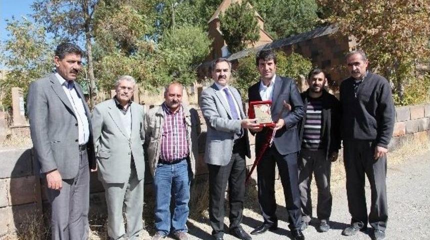 Abdurrahman Gazi Türbesi Yolu Güzelleştirildi