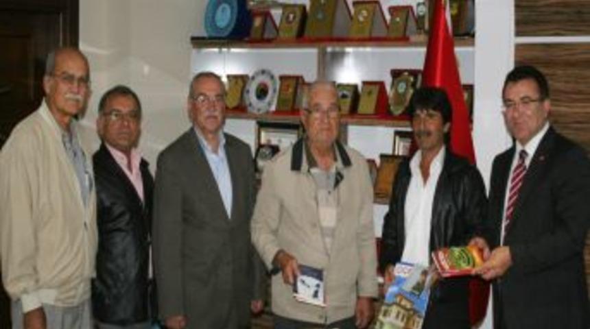 Edebiyat Derneği Y&ouml;neticilerinden Kaymakam Demir&ouml;z'e Ziyaret