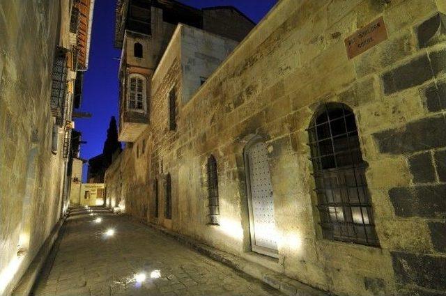 Ge&ccedil;mişimizi G&uuml;n&uuml;m&uuml;ze Yansıttık 2