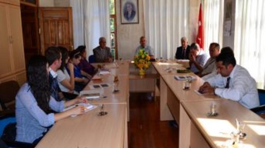 &Ouml;ğrenciler Dolmuş Ve Durak Sorunlarına &Ccedil;&ouml;z&uuml;m Istedi