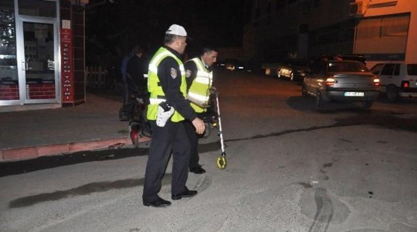 Otomobil Elektrikli Bisikletle &Ccedil;arpıştı: 1 Yaralı