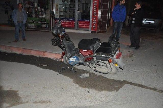 Otomobil Elektrikli Bisikletle &Ccedil;arpıştı: 1 Yaralı 1