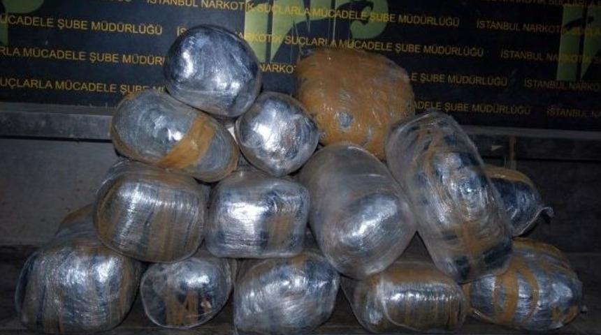 Uyuşturucu Y&uuml;kl&uuml; Kamyona Operasyon Kamerada
