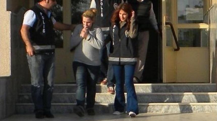 Hastanede Doktorların C&uuml;zdanlarını &Ccedil;alan Kadın Yakalandı