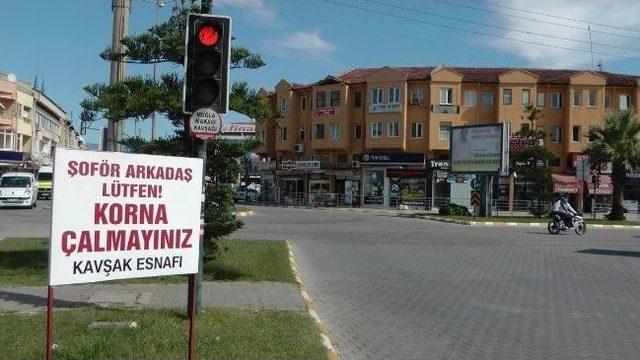 Sürücülere Korna Çalma Uyarısı