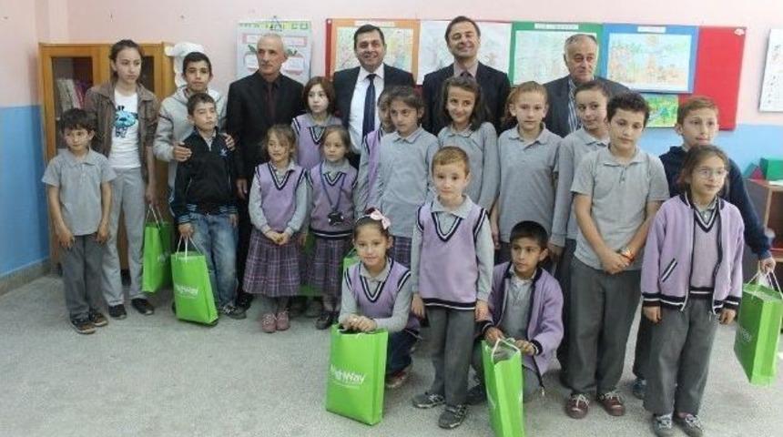 &Ouml;ğretmenin &Ccedil;ağrısına Kulak Verdiler