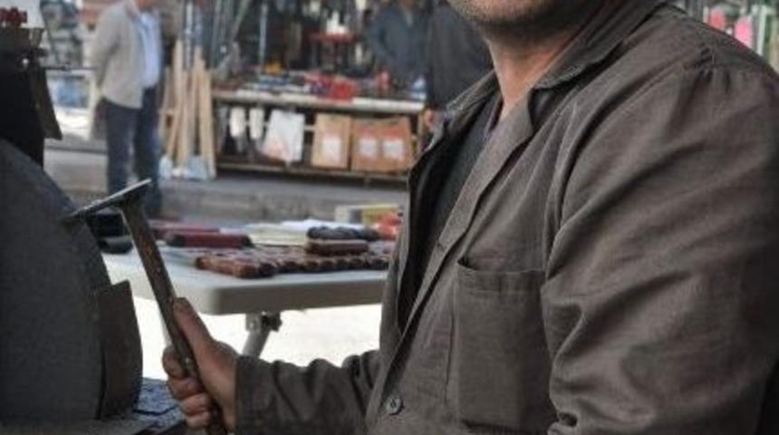 Bı&ccedil;aklar &lsquo;kurban&rsquo; İ&ccedil;in Bileniyor