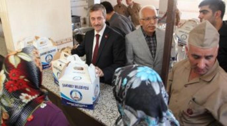 Şahinbey&rsquo;de 2 Bin 88 Aileye, 8 Bin 352 Kilo Et Yardımı