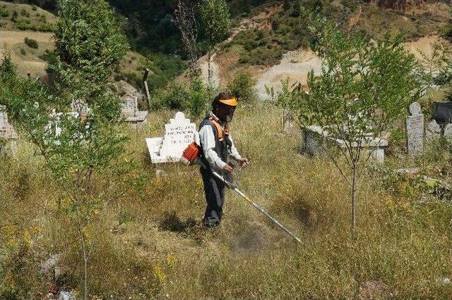 Mezarlıklar Bayrama Hazır 1