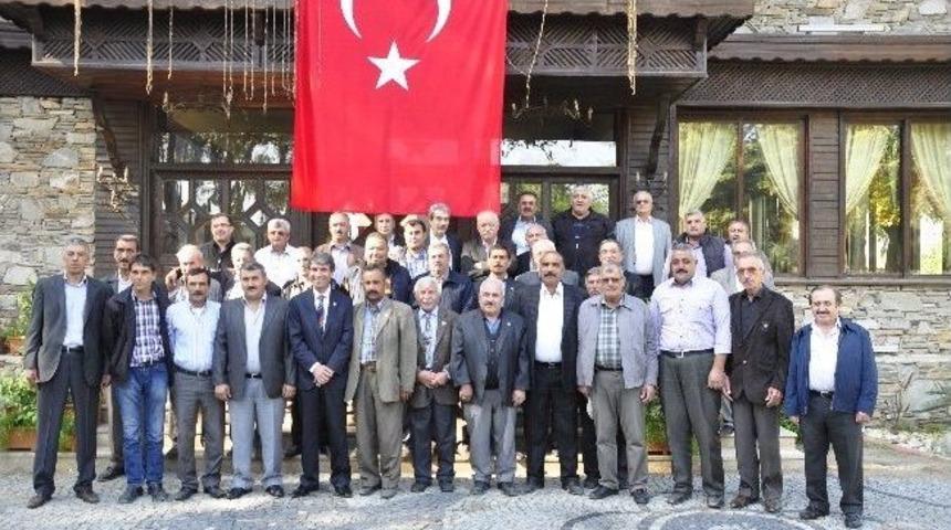 Chp'li G&uuml;ney Muhtarlarla Kahvaltıda Buluştu