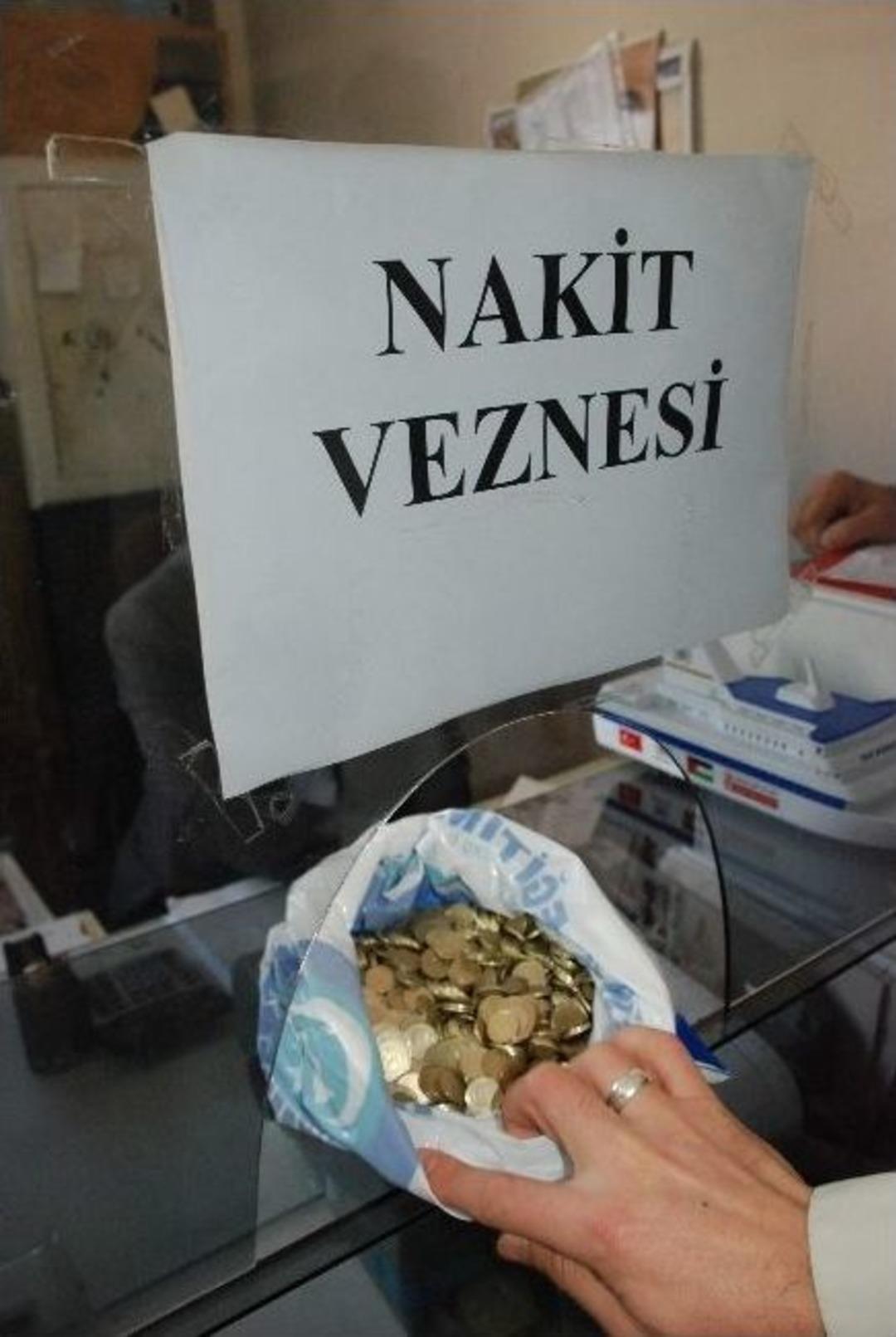 Bin 582 Adet Bozuk Parayla 'koltuk Yakma' Cezası &Ouml;dediler