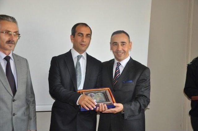 İneg&ouml;l&rsquo;de Başarılı Polisler &Ouml;d&uuml;llendirildi 1