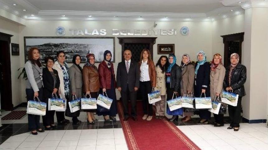 Kadın Kollarından Başkan Yıldırım&rsquo;a Ziyaret