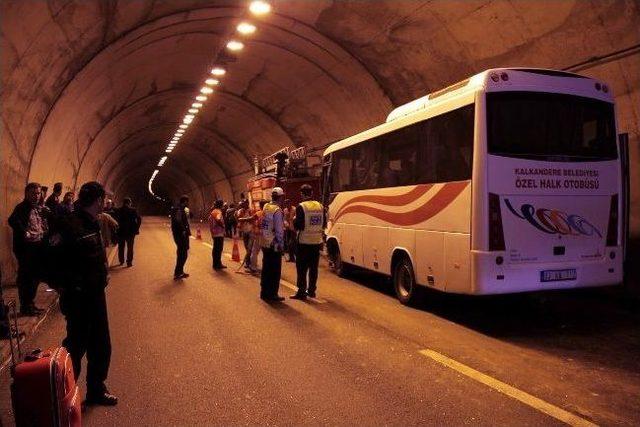 Rize’de Tünel İçerisinde Trafik Kazası: 8 Yaralı