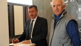 Vali, Nafi Güral'ı Ziyaret Etti