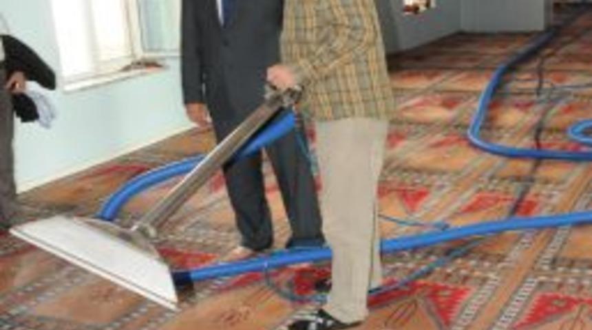 Camilerde Bayram Temizliği