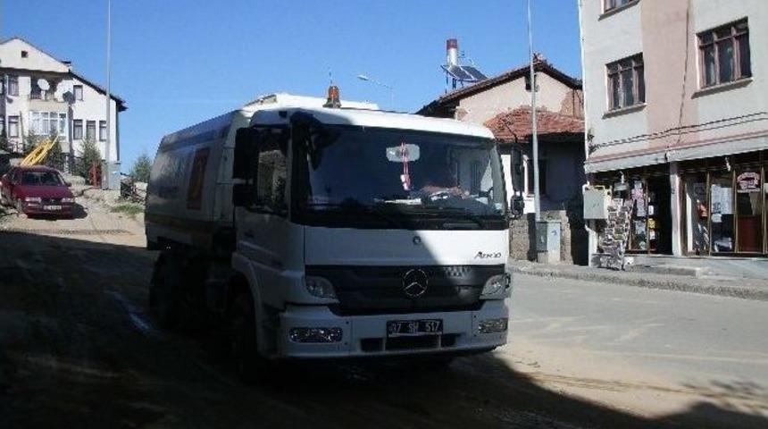 Bayram &Ouml;ncesi Cadde Ve Sokaklar Yıkandı