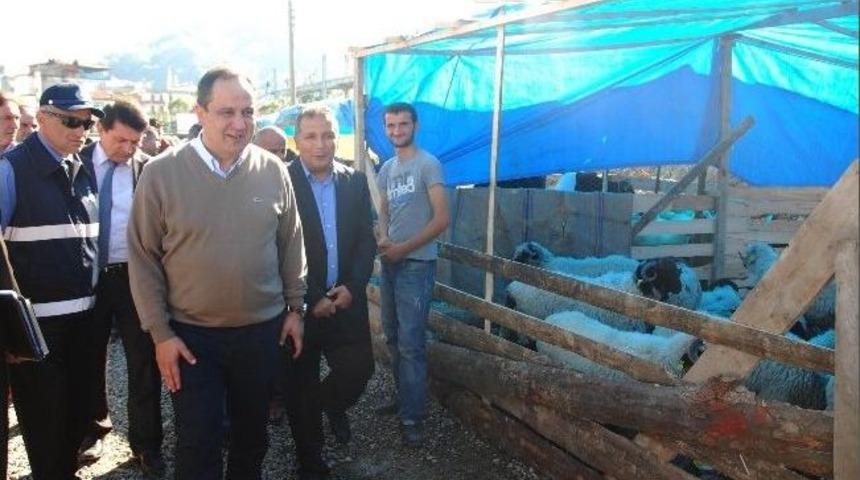 Başkan Aksu'dan Kurban Pazarı'na Ziyaret