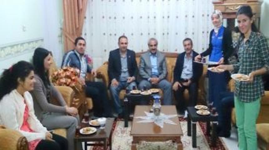 Gen&ccedil;lik Merkezi, Aile Bireyleri Arasında Sohbet Ortamı Hedefliyor