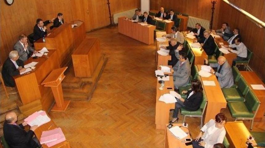 Meclis, 25 Adet &Ouml;zel Halk Otob&uuml;s&uuml; İhalesine Karar Verdi