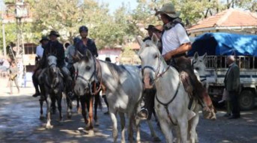Atlı Araştırmacılar, Evliya &Ccedil;elebi K&uuml;lt&uuml;r Yolu Ile Bursa'yı D&uuml;nyaya Tanıtacak