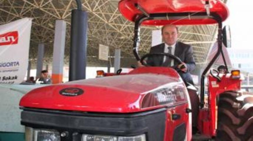 Korkuteli&rsquo;nde Tarım Ekipmanları Dağıtımı Yapıldı