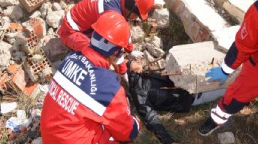 Uşak Ulusal Medikal Kurtarma Ekibi Tatbikat D&uuml;zenledi
