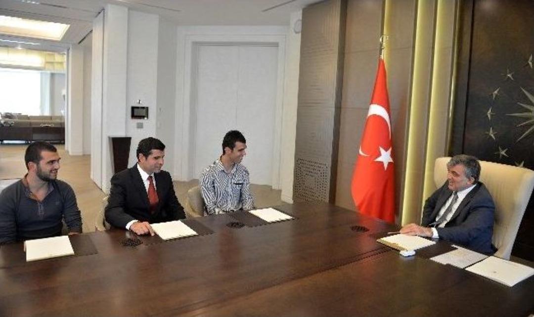 Cumhurbaşkanı G&uuml;l&rsquo;&uuml;n Motosiklet Merakı Sofuoğlu'nu Şaşırttı