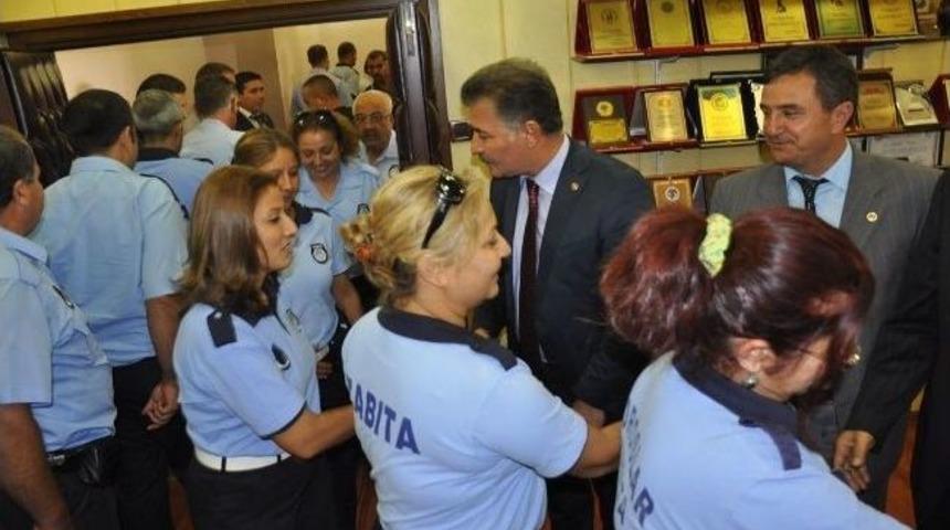 Başkan Tuna Personeliyle Bayramlaştı