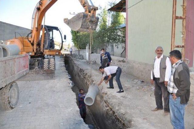 Bulanık’ta Kanalizasyon Hattı Çalışması