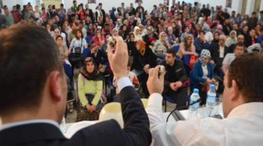 &Ccedil;ektiği Ge&ccedil;ici Iş&ccedil;i Kurasından Kendi Ismi &Ccedil;ıktı