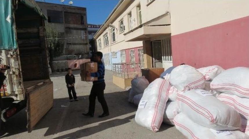 İlkokul &Ouml;ğrencilerinden Suriyeli &Ccedil;ocuklara Bayram Hediyesi