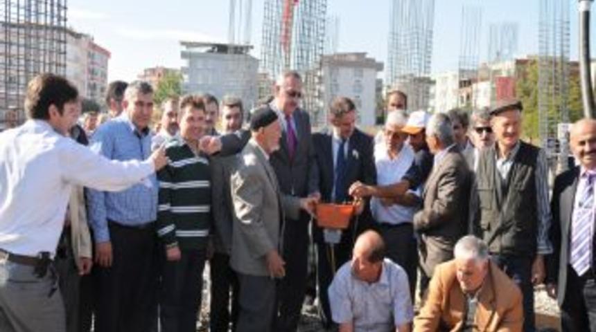 Medine Cami’sinin Temeli Atıldı