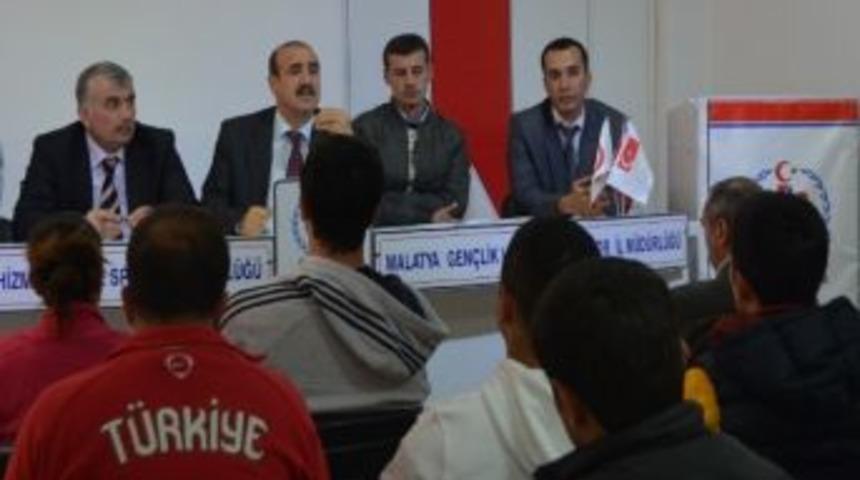 Antren&ouml;rlerin Performans Değerlendirmeleri Yapılıyor