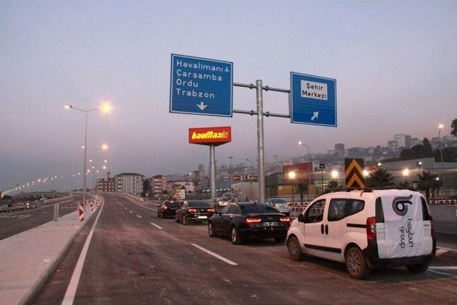 Bayrama Yetiştirilen Samsun Viyad&uuml;ğ&uuml; Trafiğine A&ccedil;ıldı 1