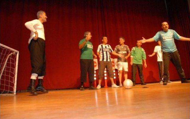 K&uuml;rt&ccedil;e Bayram Mesajıyla G&uuml;ndeme Gelen Başkan Personeliyle Bayramlaştı 1