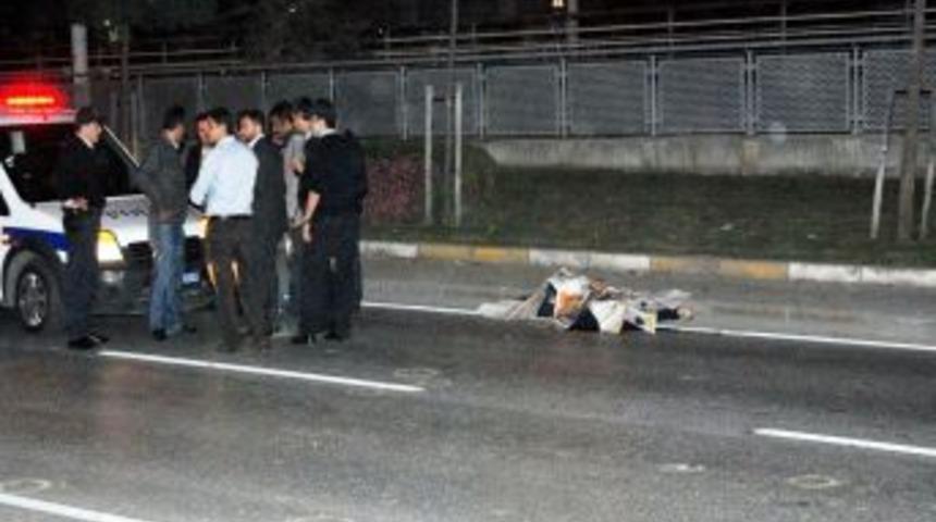 Bah&ccedil;elievler'de sokak ortasında infaz