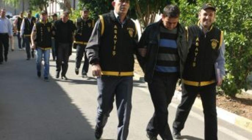 'D&uuml;ğ&uuml;n&uuml;m&uuml;z Var' Diye Kiraladıkları Ara&ccedil;ları Yurt Dışında Satmışlar