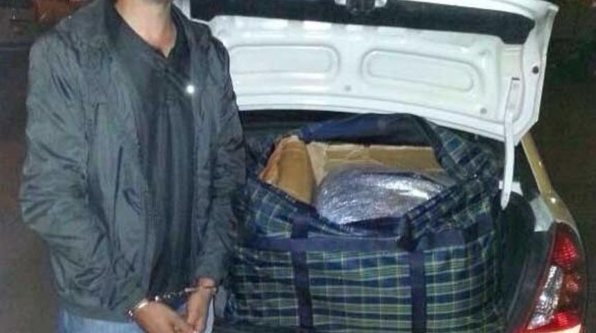 Doğum G&uuml;n&uuml;nde Esrar Sevkiyatı Yaparken Yakalandı