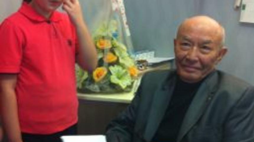 Coşkun Koleji &Ouml;ğrencilerinden &Ouml;zbek Şaire Ziyaret