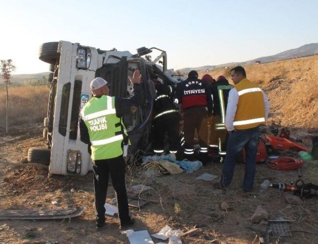 Tanker Şarampole Devrildi: 1 Yaralı