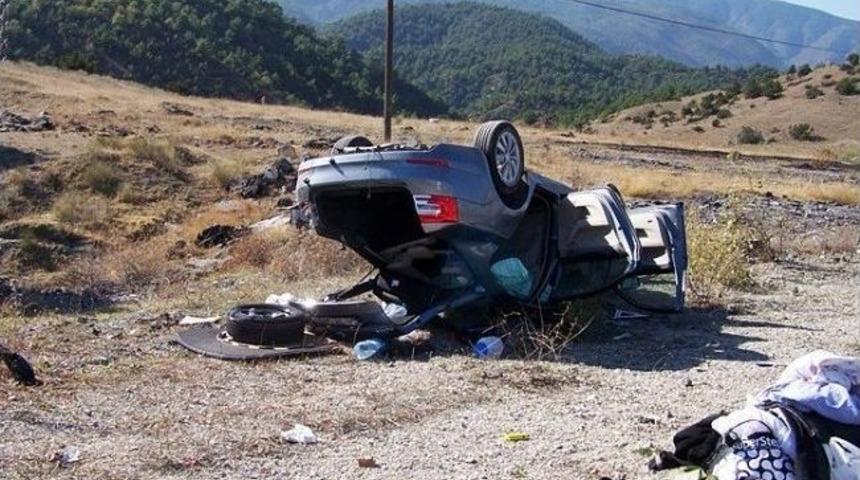 Tosya'da Otomobil Takla Attı: 3 Yaralı