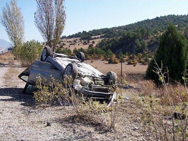 Tosya'da Otomobil Takla Attı: 3 Yaralı